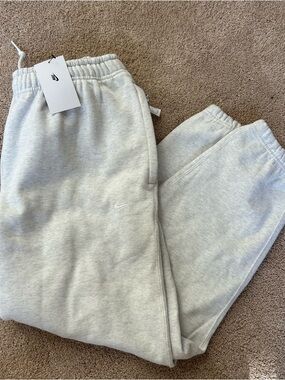 Nike Men’s Light Gray Fleece Jogger Pants